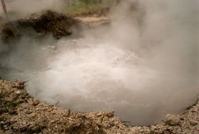 Manantial de agua termal